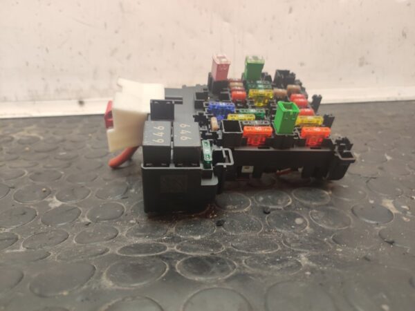 CAJA RELES / FUSIBLES 108187