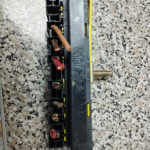 CAJA RELES / FUSIBLES 109200