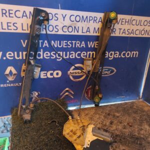 ELEVALUNAS DELANTERO DERECHO 96537