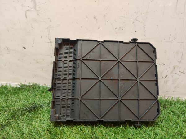 CAJA RELES / FUSIBLES 106888