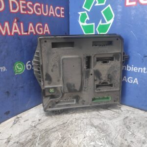CAJA RELES / FUSIBLES 96234