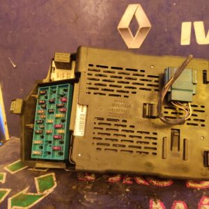 CAJA RELES / FUSIBLES 98587