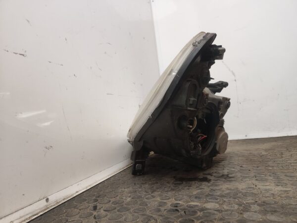 FARO IZQUIERDO 105935