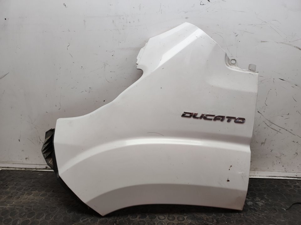 ALETA DELANTERA IZQUIERDA 109043