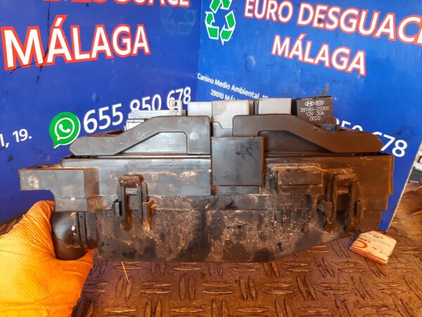 CAJA RELES / FUSIBLES 94278
