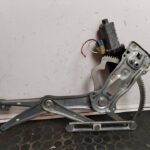 ELEVALUNAS DELANTERO DERECHO 111585