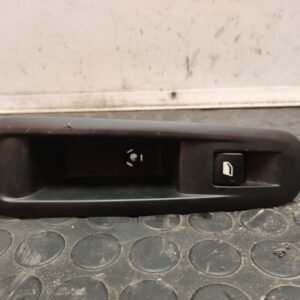 MANDO ELEVALUNAS TRASERO DERECHO 108081