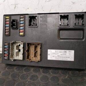 CAJA RELES / FUSIBLES 113189