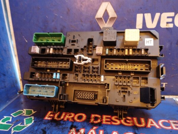 CAJA RELES / FUSIBLES 99438