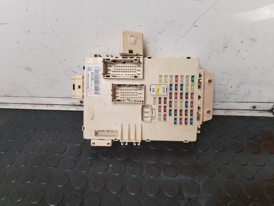 CAJA RELES / FUSIBLES 111862