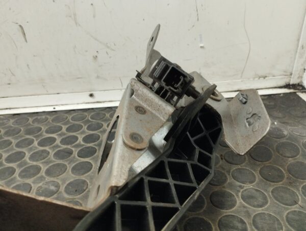 PEDAL FRENO 110521
