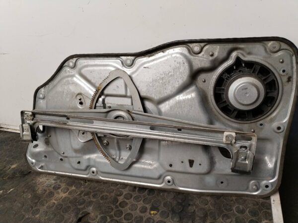 MOTOR ELEVALUNAS DELANTERO IZQUIERDO 110823
