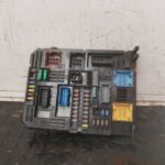 CAJA RELES / FUSIBLES 111089