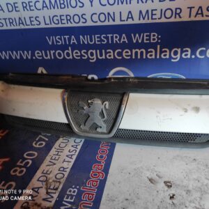 REJILLA DELANTERA 93427