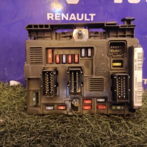 CAJA RELES / FUSIBLES 95290