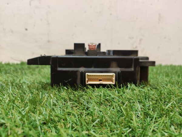 CAJA RELES / FUSIBLES 106862