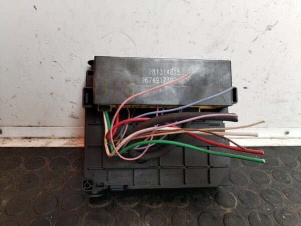 CAJA RELES / FUSIBLES 113249
