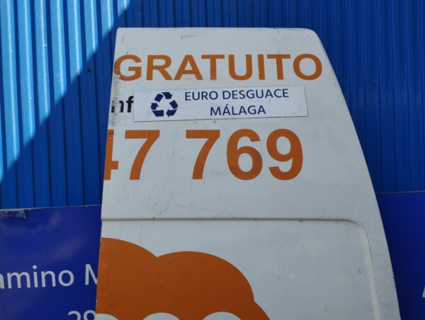 PUERTA TRASERA DERECHA 99670