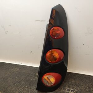 PILOTO TRASERO DERECHO 105139