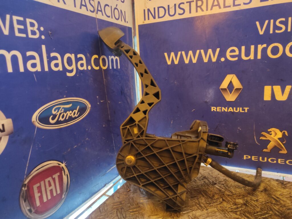PEDAL EMBRAGUE 96372
