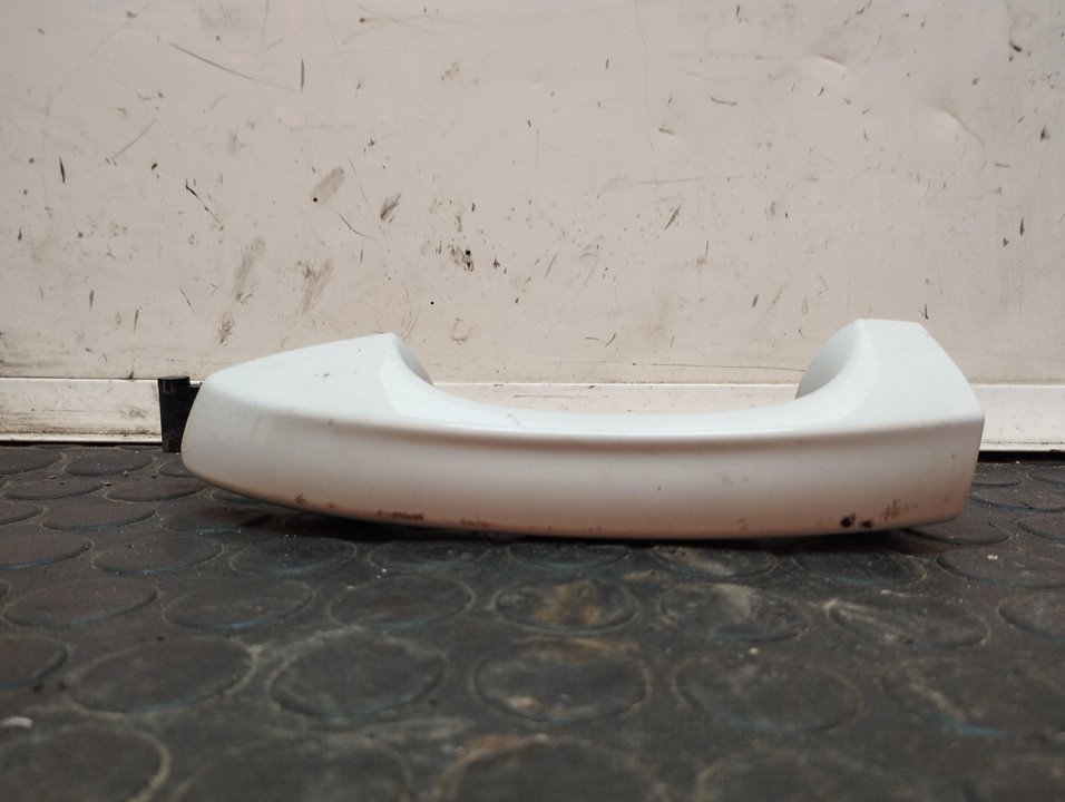 MANETA EXTERIOR DELANTERA IZQUIERDA 108016