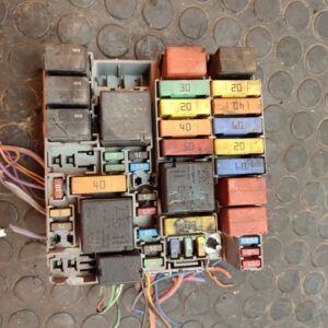 CAJA RELES / FUSIBLES 105049