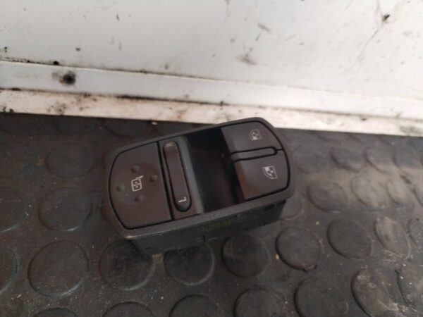 MANDO ELEVALUNAS DELANTERO IZQUIERDO 113215