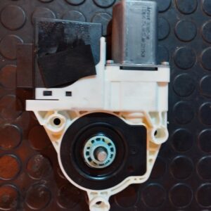 MOTOR ELEVALUNAS DELANTERO DERECHO 107660