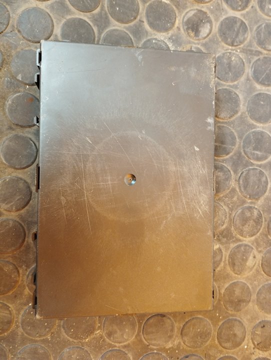 CAJA RELES / FUSIBLES 106118