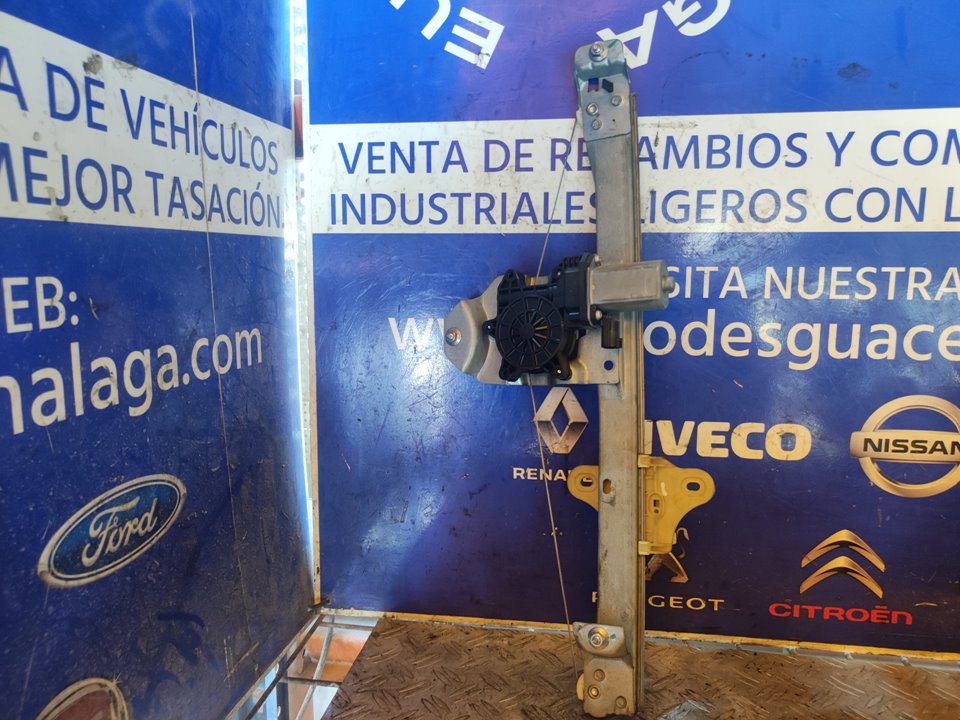 ELEVALUNAS DELANTERO DERECHO 100967