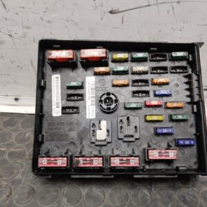 CAJA RELES / FUSIBLES 108997