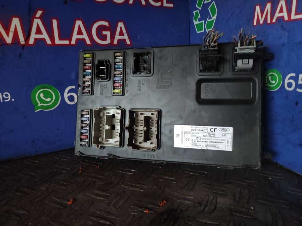 CAJA RELES / FUSIBLES 94643