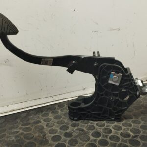 PEDAL EMBRAGUE 110306
