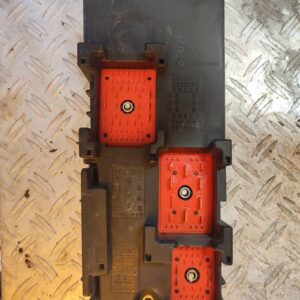 CAJA RELES / FUSIBLES 100049