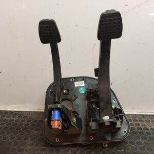 PEDAL EMBRAGUE 105772