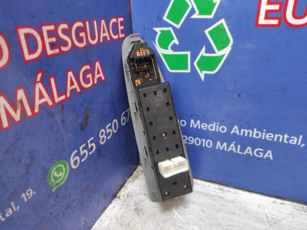 MANDO ELEVALUNAS DELANTERO IZQUIERDO 95844
