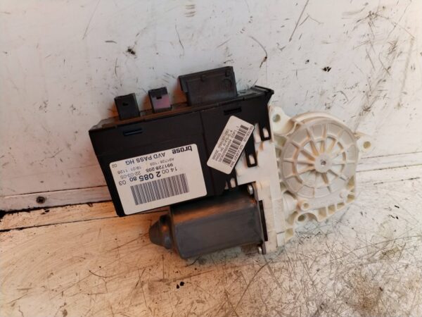 MOTOR ELEVALUNAS DELANTERO DERECHO 114817
