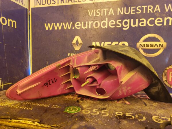 PILOTO TRASERO DERECHO 98416