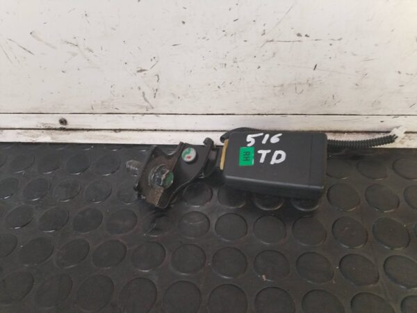 CINTURON SEGURIDAD TRASERO DERECHO 111854