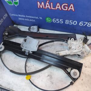 ELEVALUNAS DELANTERO DERECHO 95977