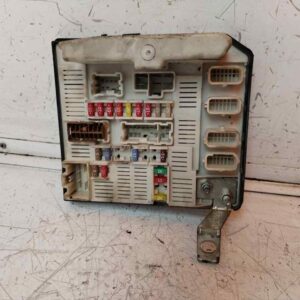 CAJA RELES / FUSIBLES 115764