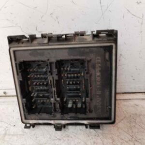 CAJA RELES / FUSIBLES 116498