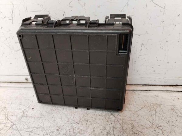 CAJA RELES / FUSIBLES 116498