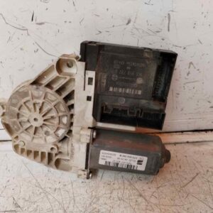 MOTOR ELEVALUNAS DELANTERO DERECHO 116415