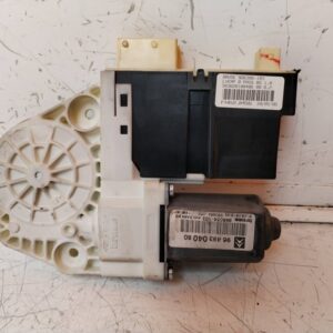 MOTOR ELEVALUNAS DELANTERO DERECHO 115671