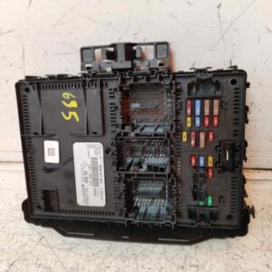 CAJA RELES / FUSIBLES 116533