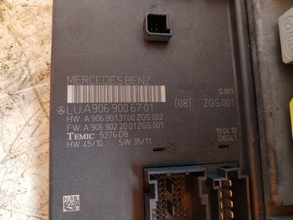 CAJA RELES / FUSIBLES 114910