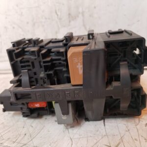 CAJA RELES / FUSIBLES 115687