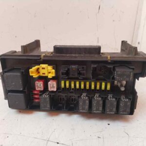 CAJA RELES / FUSIBLES 116029