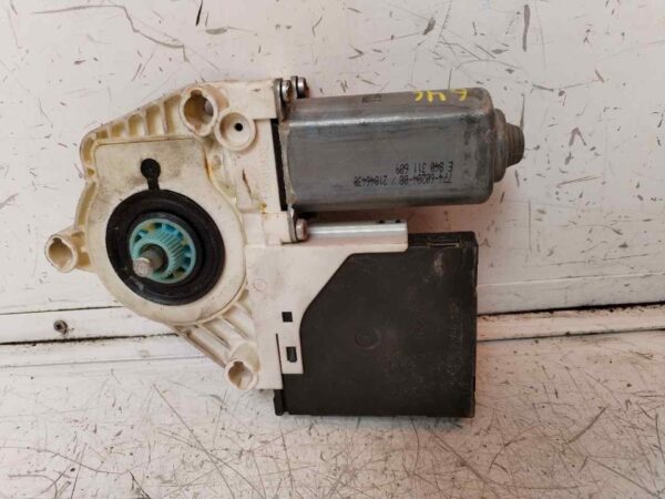 MOTOR ELEVALUNAS DELANTERO DERECHO 116415